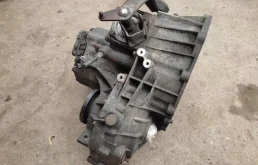 МКПП для Mercedes-Benz Vito 1998 года на фотографиях