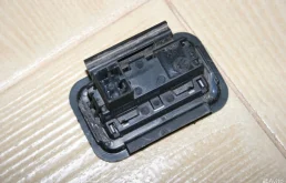 Кнопка открытия багажника для Audi Q7 на фотографиях