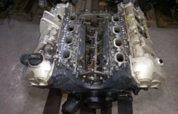 Двигатель без навесного для Porsche Cayenne 2014 года на фотографиях