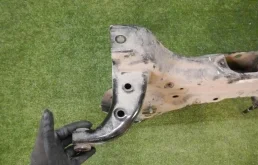 Подрамник двигателя для Hyundai Solaris 2021 года на фотографиях