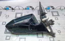 Стекла и зеркала для BMW 7er 2009 года на фотографиях