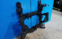 Подрамник двигателя для Suzuki Grand Vitara на фотографиях