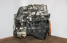 Двигатель без навесного для Hyundai Starex 2005 года на фотографиях