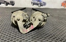 Звуковой сигнал для Volvo XC90 2005 года на фотографиях