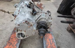 МКПП для Mercedes-Benz Vito 1998 года на фотографиях