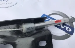 Ремень безопасности передний правый для Volvo XC90 на фотографиях