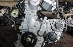 Двигатель без навесного для Toyota RAV4 2018 года на фотографиях