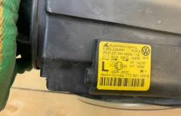 Фары для Volkswagen Touran 2010 года на фотографиях