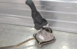 Кулиса МКПП для Renault Logan 2009 года на фотографиях