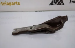 Петля капота левая для Skoda Rapid 2025 года на фотографиях