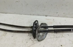 Трос кулисы (МКПП) для Hyundai Solaris 2015 года на фотографиях