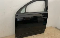 Накладка на дверь передняя левая для Audi Q7 2015 года на фотографиях