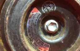 Компрессор кондиционера для Volkswagen Passat 2003 года на фотографиях