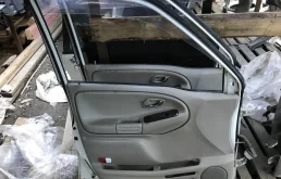 Дверь передняя левая для Suzuki Grand Vitara 2001 года на фотографиях
