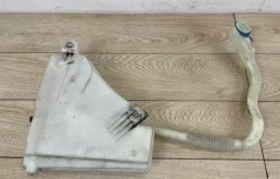 Бачок стеклоомывателя передний для Porsche Cayenne на фотографиях