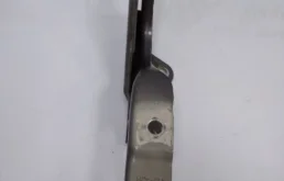 Петля капота левая для Hyundai Solaris 2021 года на фотографиях