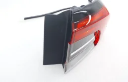 Фонарь правый для Toyota Corolla 2012 года на фотографиях