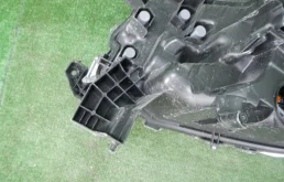 Фара ксенон левая для Toyota Alphard на фотографиях