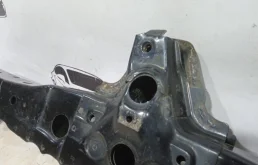 Подрамник двигателя для Toyota Corolla 2011 года на фотографиях