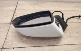 Зеркало боковое правое для Audi Q7 2020 года на фотографиях