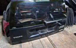 Крышка багажника чёрная для Volvo XC70 SZ 2000-2007