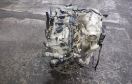 Двигатель для Nissan Primera 1996 года на фотографиях