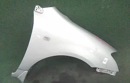 Крылья для Toyota Corolla 2003 года на фотографиях