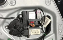 Дверь передняя левая для Volkswagen Touran 2011 года на фотографиях