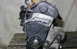 Двигатель без навесного для Volkswagen Polo 2008 года на фотографиях