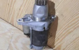 Стартер для Toyota RAV4 2010 года на фотографиях