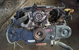 Двигатель для Subaru Legacy 2005 года на фотографиях