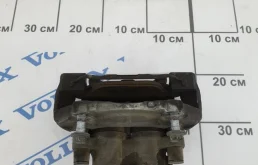 Тормозной цилиндр передний левый для Volvo XC90 на фотографиях