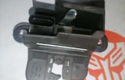 Замок багажника для Volkswagen Touran 2008 года на фотографиях