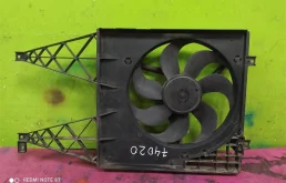 Вентилятор радиатора охлаждения ДВС для Volkswagen Golf 1997 года на фотографиях