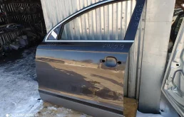 Уплотнитель передней правой двери для Audi Q7 2008 года на фотографиях