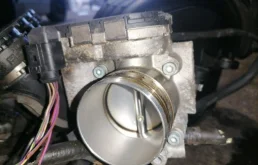 Блок дроссельной заслонки для Audi A4 2004 года на фотографиях