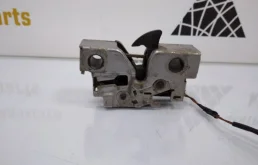 Замок капота для Skoda Rapid 2019 года на фотографиях