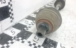 Привод передний правый для Volkswagen Passat 2017 года на фотографиях