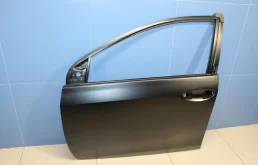 Дверь передняя левая для Toyota Corolla 2016 года на фотографиях