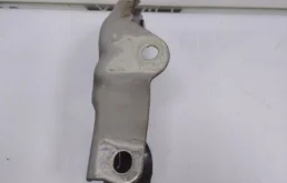 Петля капота левая для Hyundai Solaris 2021 года на фотографиях