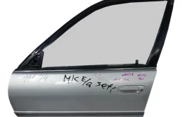 Дверь передняя левая для Toyota Corolla 2000 года на фотографиях