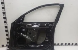 Дверь передняя правая для Audi A4 2015 года на фотографиях