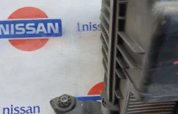 Корпус воздушного фильтра для Nissan X-Trail 2020 года на фотографиях