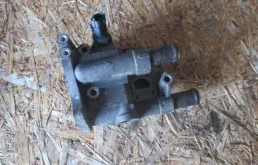 Корпус термостата системы охлаждения ДВС для Opel Astra J Седан 2011-2017