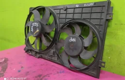 Вентилятор радиатора охлаждения ДВС для Volkswagen Golf 2012 года на фотографиях