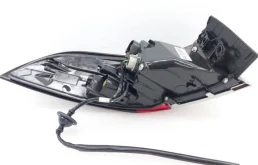 Фонарь правый для Toyota Corolla 2012 года на фотографиях