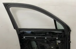 Накладка на дверь передняя левая для Audi Q7 2015 года на фотографиях