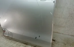 Двери для Toyota Alphard 2017 года на фотографиях