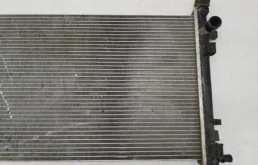 Радиатор охлаждения ДВС для Chevrolet Cruze на фотографиях