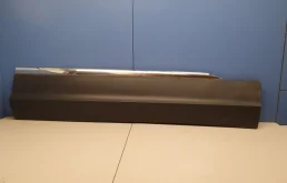 Молдинг двери задний правый для Volkswagen Tiguan 2022 года на фотографиях